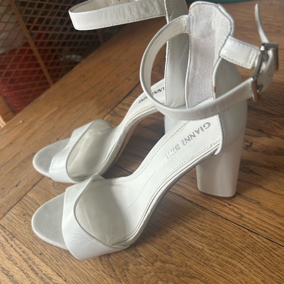 Gianni Bini Joenah Two Piece Ankle Strap Block Heel Dress Sandals White Size 8 - Picture 2 of 9